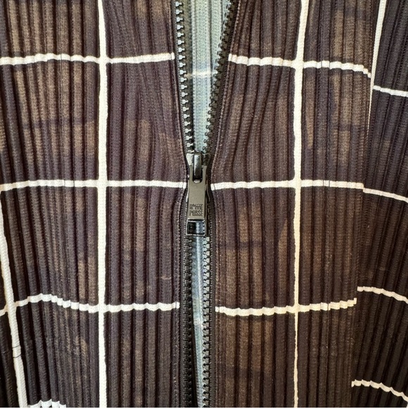 Issey Miyake pleated zip up hoodie - Picture 3 of 6